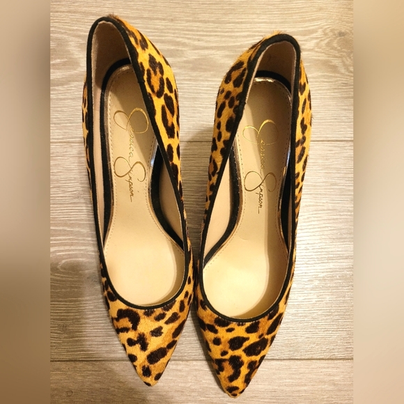 Jessica Simpson | Tanysha2 | Leopard Print | Calf Hair | Pointed Heel | Size 6 M - Picture 3 of 9